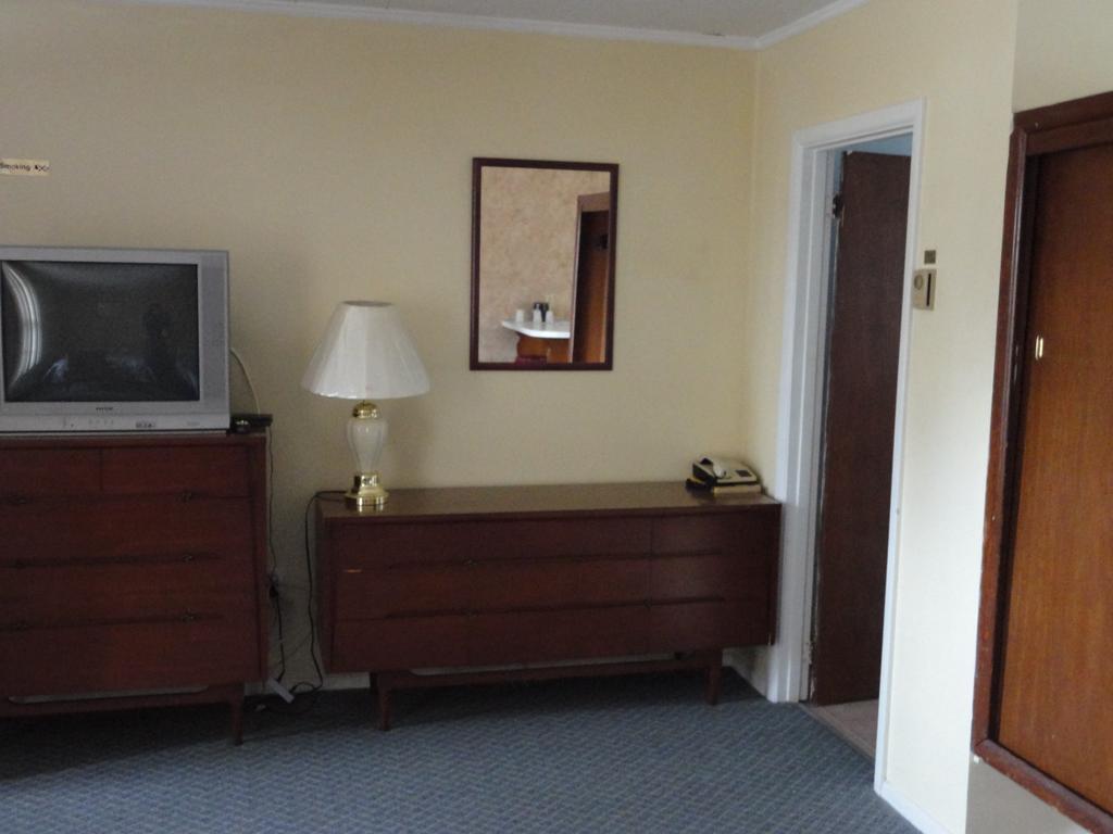 Hipwell'S Motel Fonthill ภายนอก รูปภาพ